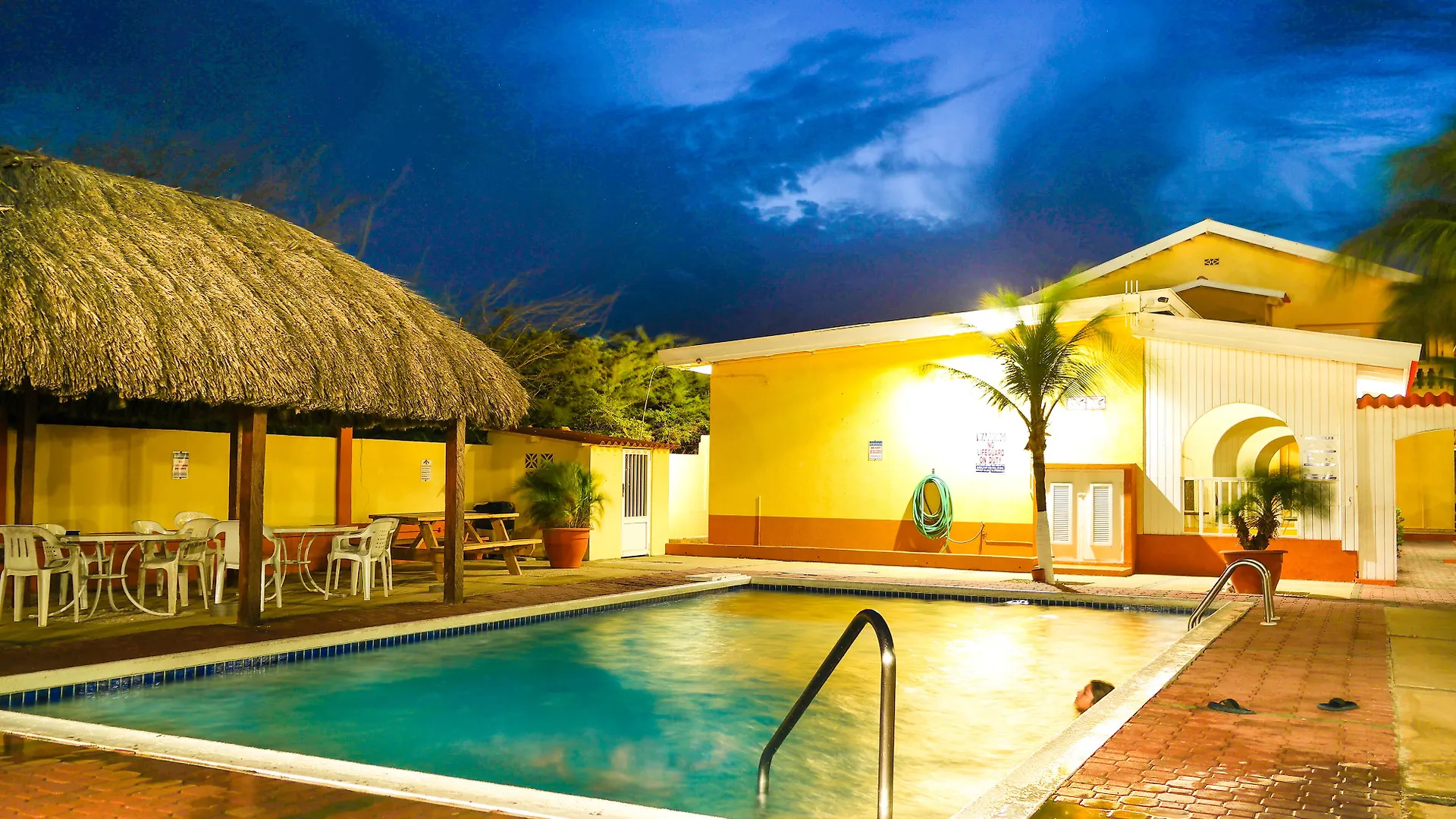 Coconut Inn شاطئ بالم