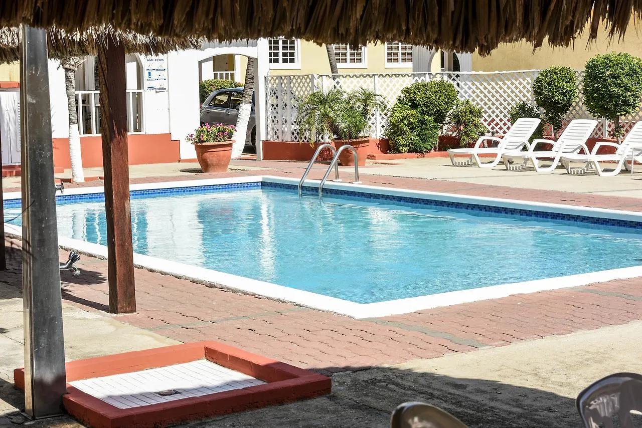 Coconut Inn Palm Beach
